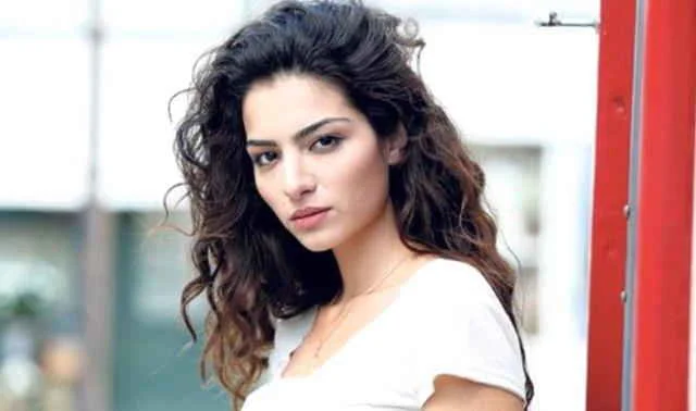 Günahsız kız — Bella Bellla