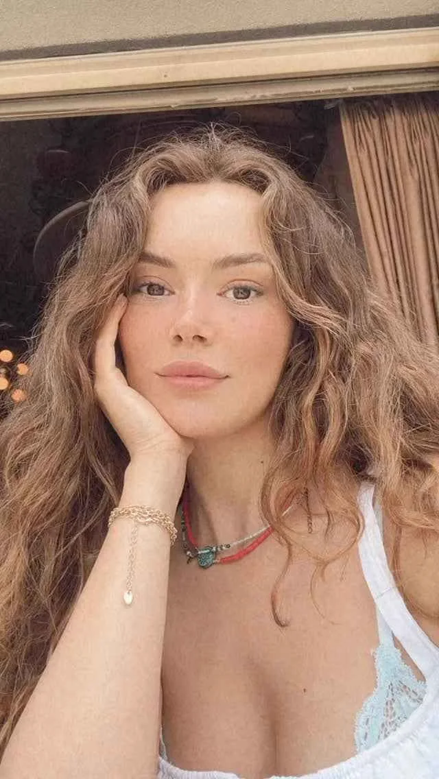 Mafyanin  Sol kolu tanıtım — Bella Bellla