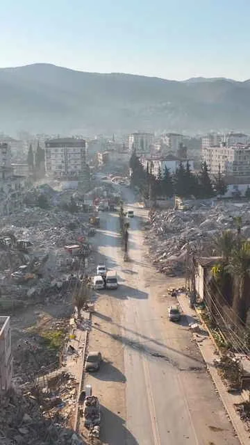Deprem kitap kapağı