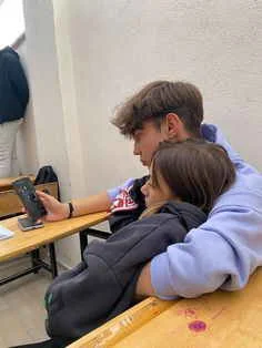 BEKLENMEDİK BİR MESAJ kitap kapağı