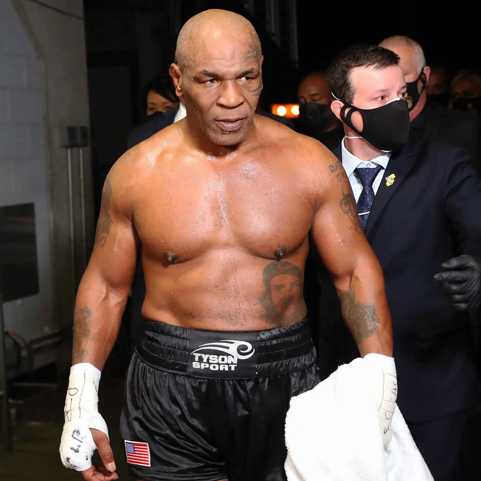 Mike Tyson hayatı kitap kapağı