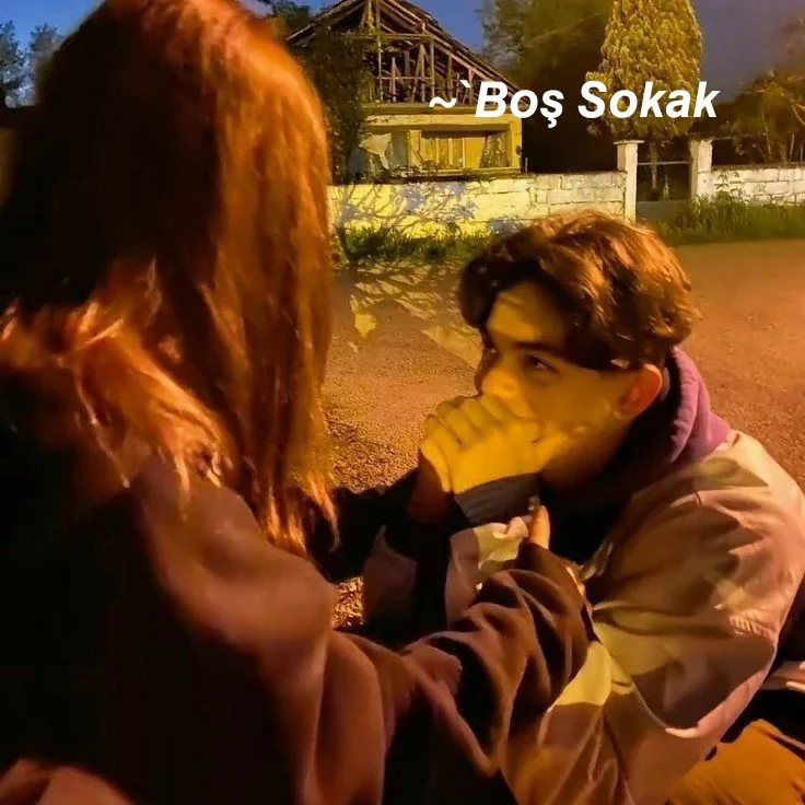 𝘉𝘰𝘴 𝘴𝘰𝘬𝘢𝘬 kitap kapağı