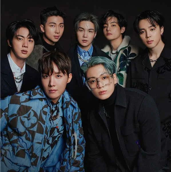 Jungkook,suga ve juna kitap kapağı
