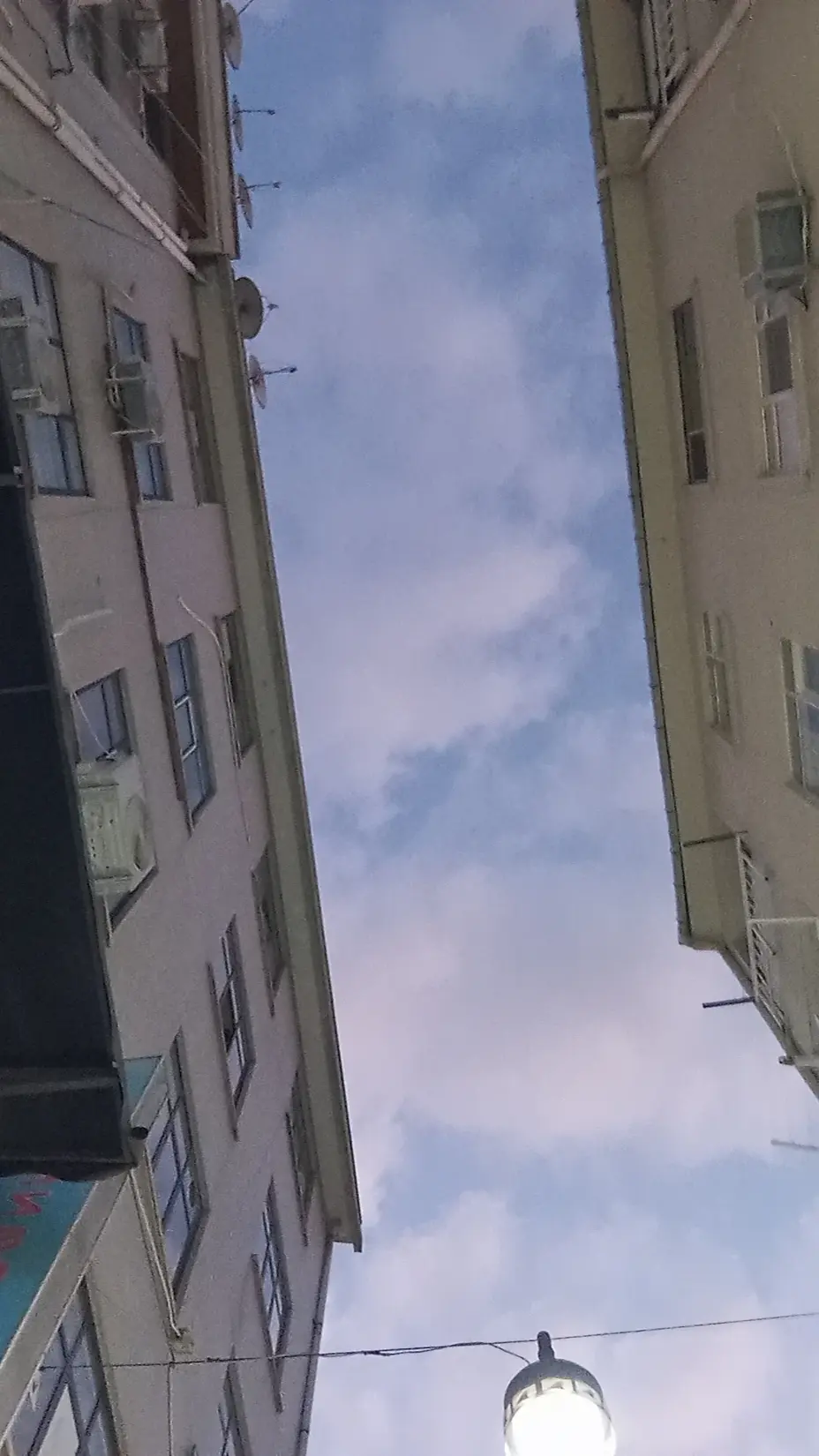 BAŞLANGIÇLAR kitap kapağı