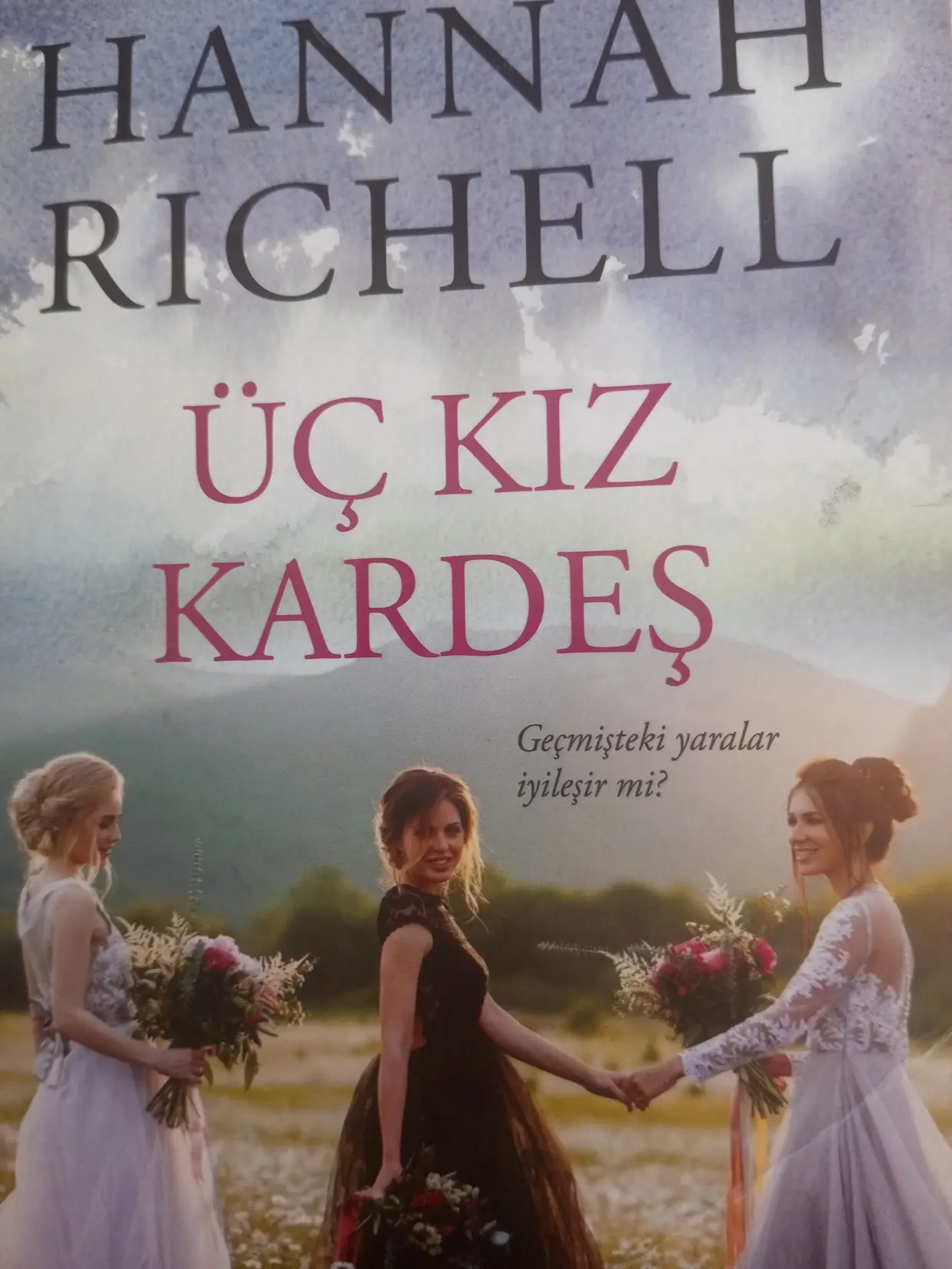 Üç klz kardeş ♥️ kitap kapağı