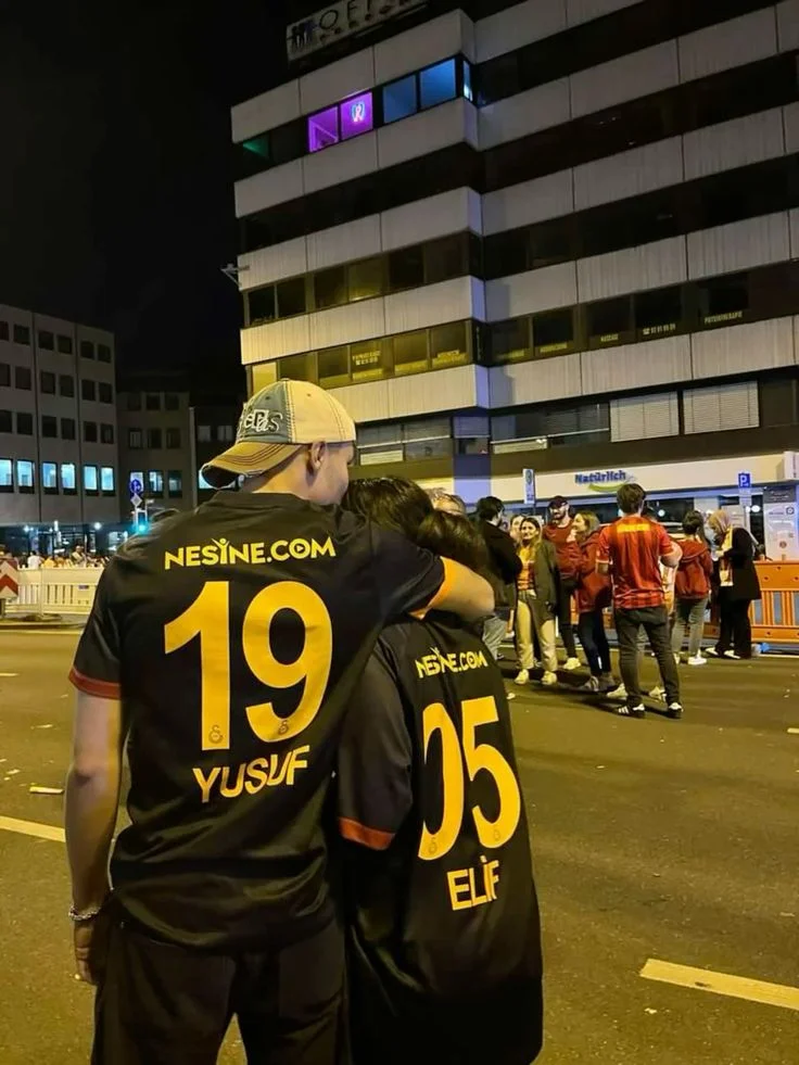 Bir Gol, Bir Tesadüf, Bir Aşk” kitap kapağı