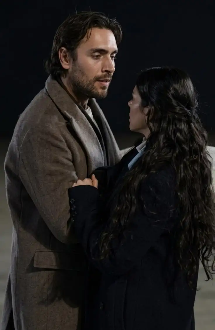 Sevda dediğin bir yara kitap kapağı