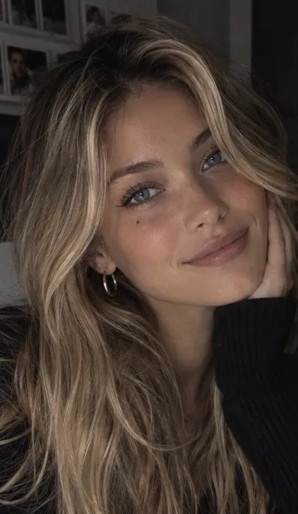 Lena Solan 26 yaşında karakter görseli