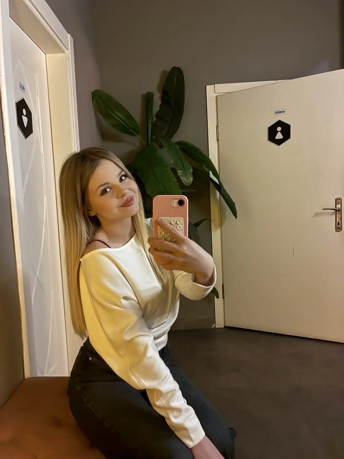 ayşin karakter görseli