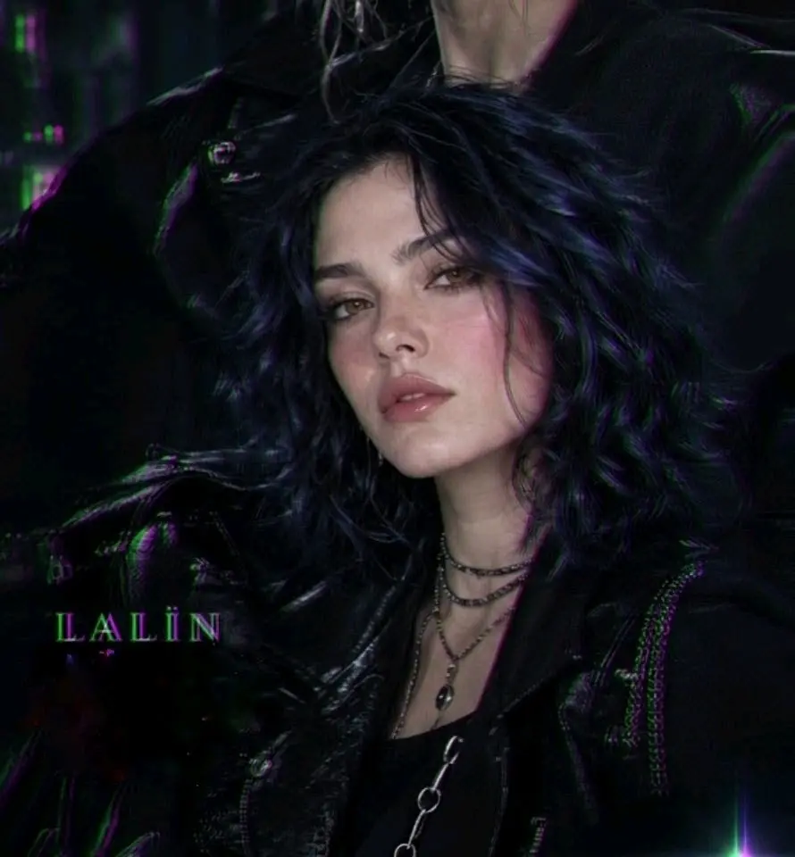 LalinBeşer⚓💙 karakter görseli