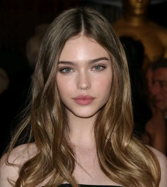 Elif Ak karakter görseli
