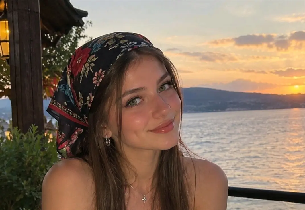 DEFNE KORKMAZ karakter görseli