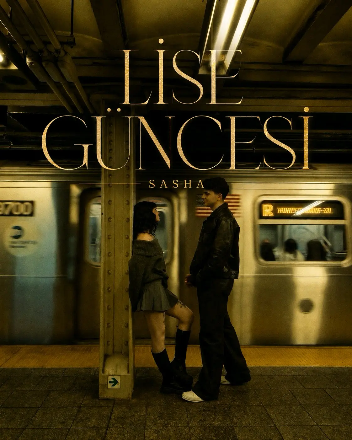 LİSE GÜNCESİ kitap kapağı