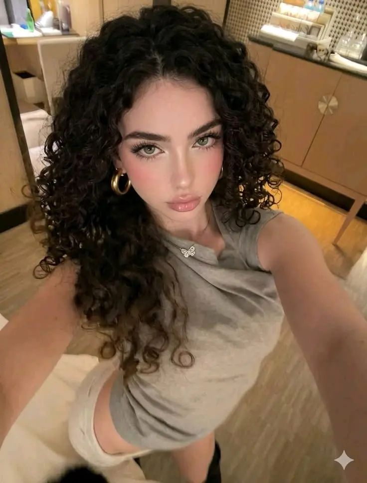 Nathalina karakter görseli