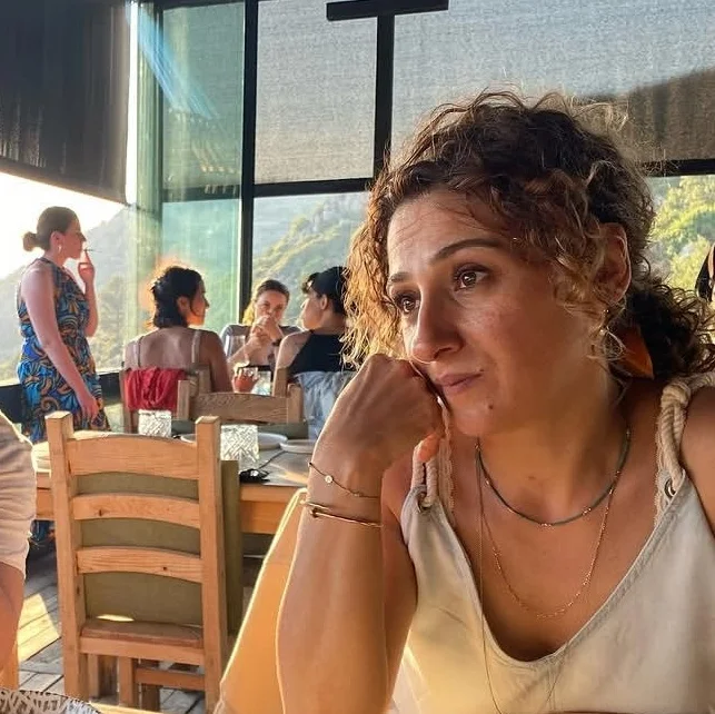 b 🍷 profil fotoğrafı