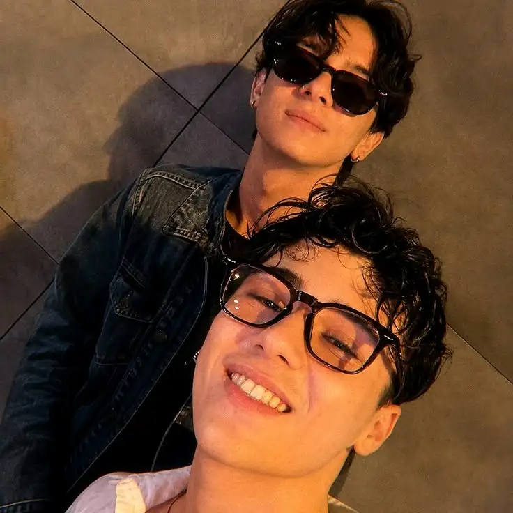 YiNg ve YaN (⁠´⁠∩⁠｡⁠•⁠ ⁠ᵕ⁠ ⁠•⁠｡⁠∩⁠`⁠) profil fotoğrafı