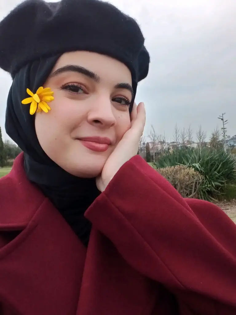 Esra Balkış profil fotoğrafı