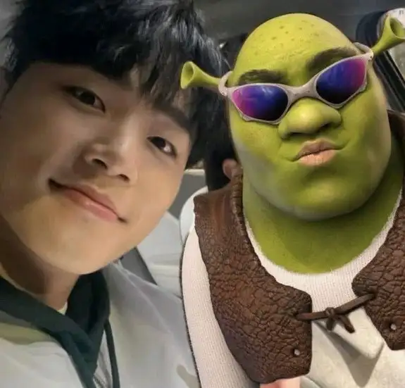 Go Hyuntak profil fotoğrafı