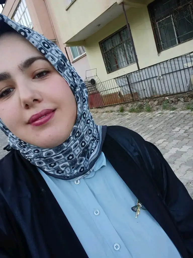 Ayşe Betül Yazar profil fotoğrafı